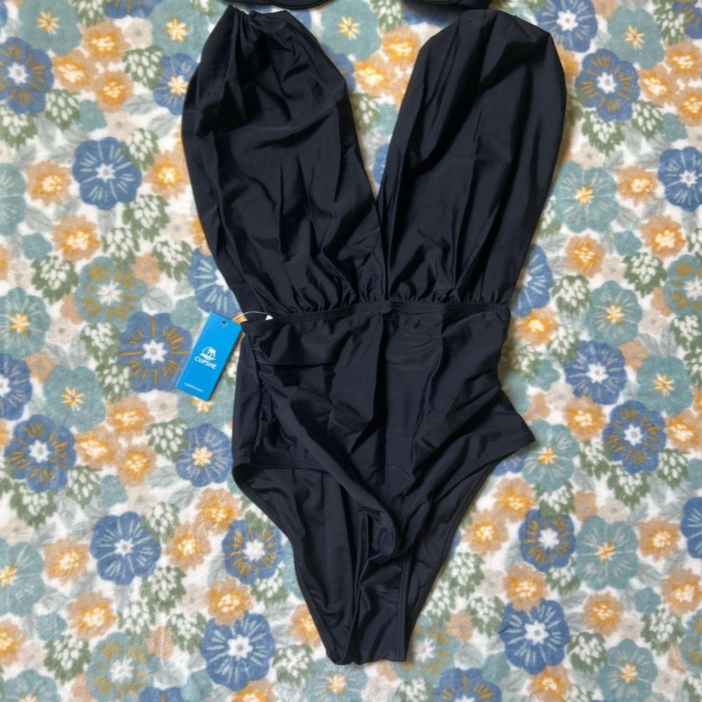 Cupshe Black one-piece with two pieces swimsuit women's small NWT Halter top
